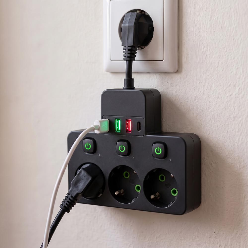Listwa zasilająca 3 gniazda + 3x USB-A + USB-C JNH018 Czarna