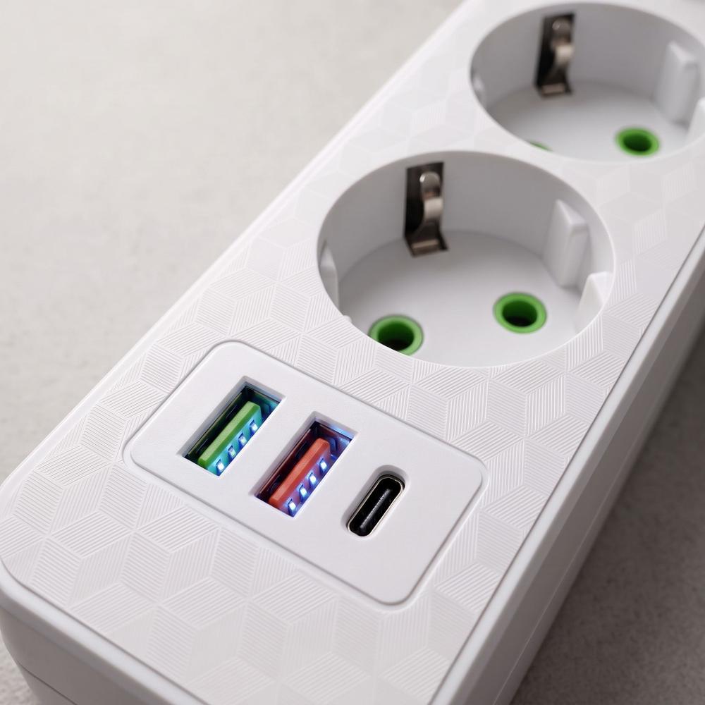 Pagarinātājs 4 rozetes + 2x USB-A + USB-C JNH021-4A White