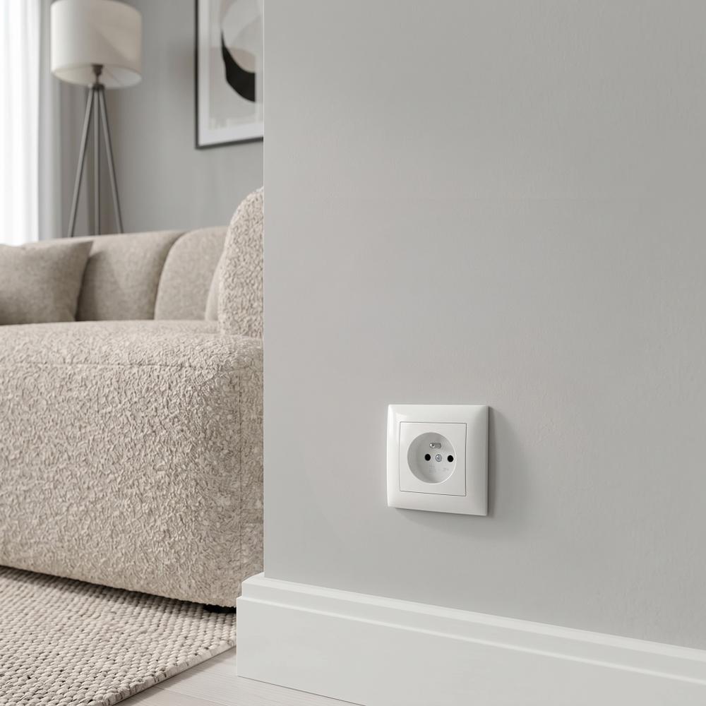 Single grounded socket with frame OSTE JNH001-G White