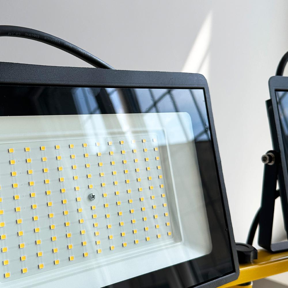 Bygg-LED-halogen på stativ RSL005-2x50N
