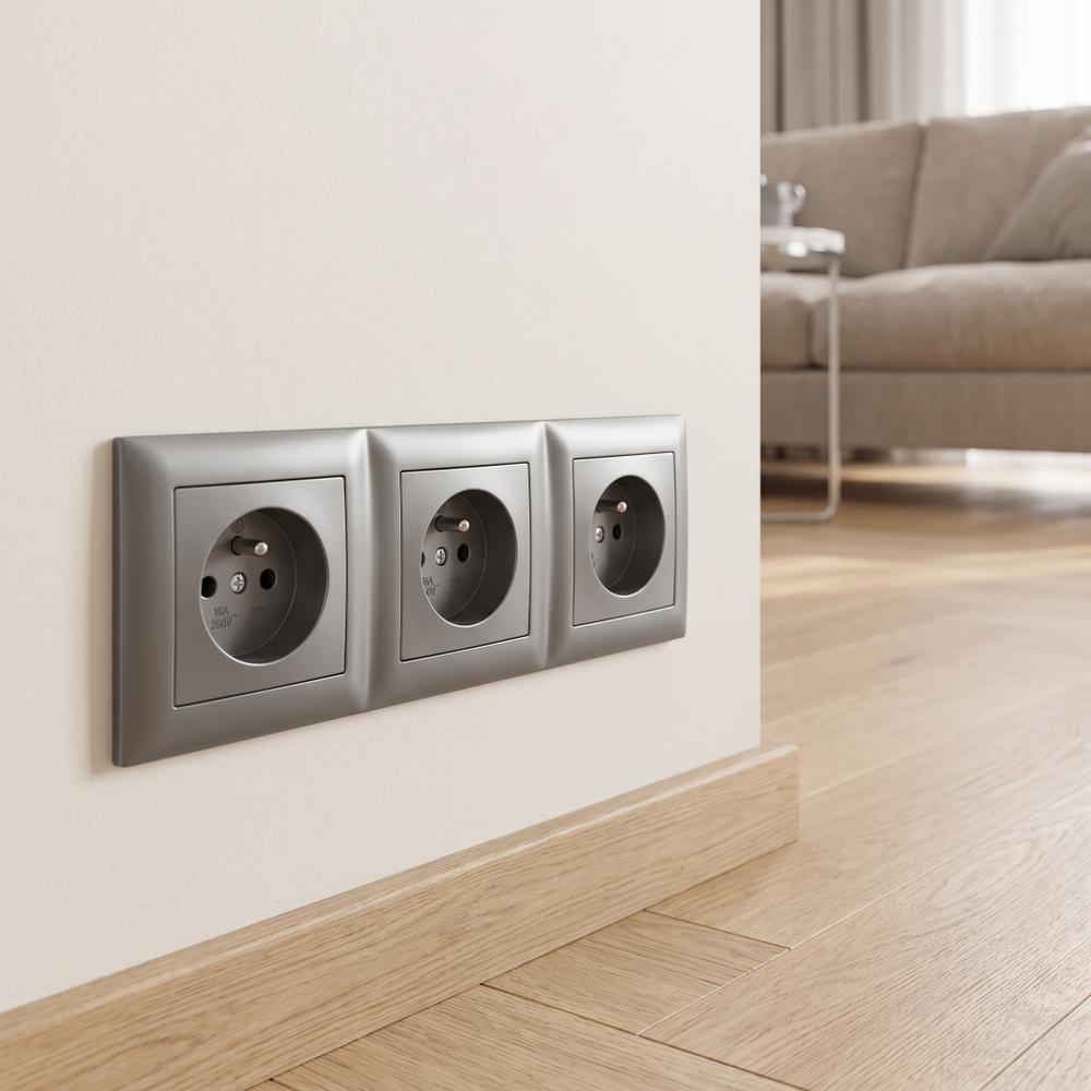 Háromszoros dugalj keret OSTE JNH015-3F Grey