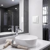 Vienvietīga rozete ar zemējumu un vāciņu OSTE JNH005-G White