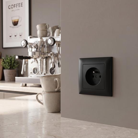 Single grounded socket with frame OSTE JNH001-G Black